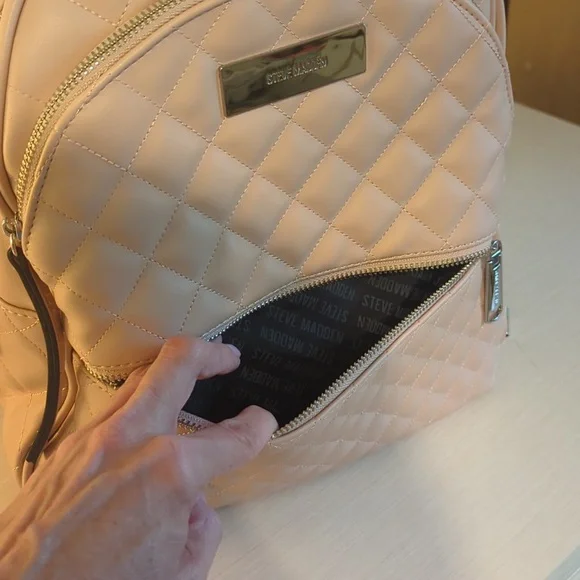 Blush pink quilted Steve Madden backpack 2 outside pockets, 3 inside, like new - Picture 7 of 11